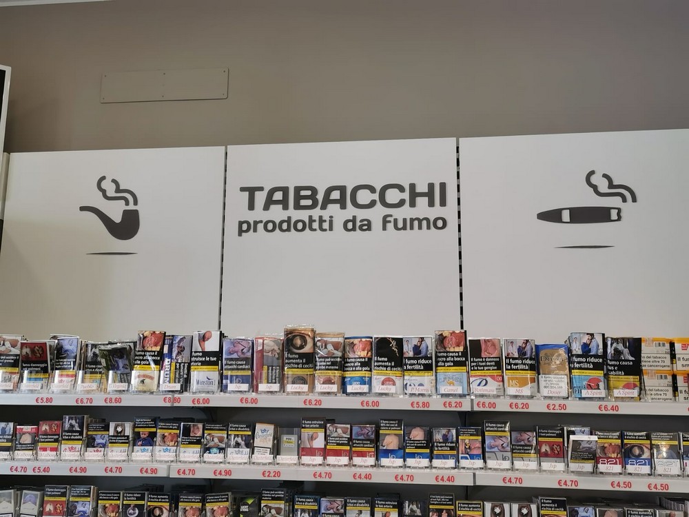 Falegnameria Agueci - Arredamento Tabaccheria