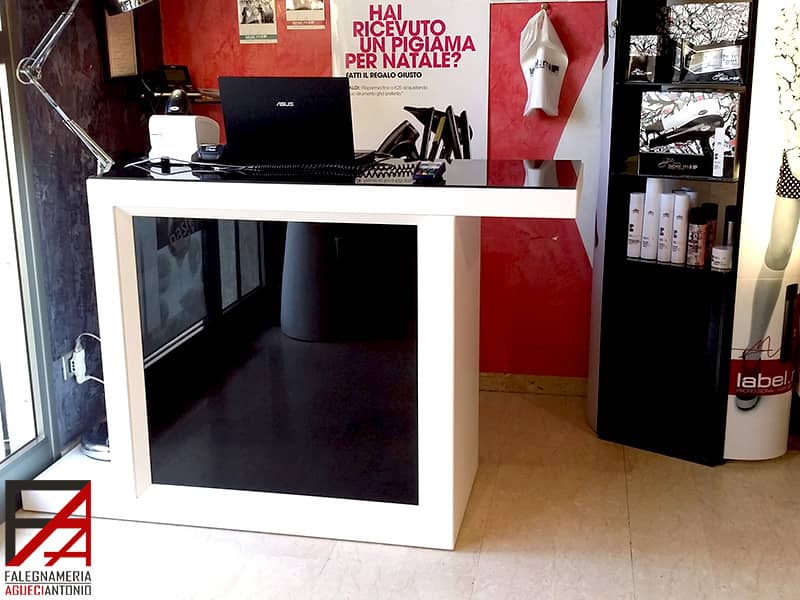 Falegnameria Agueci Antonio - Arredo per attività commerciale